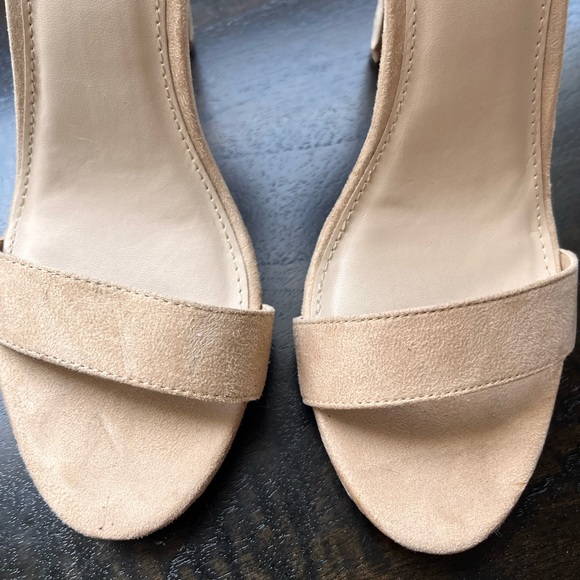 Tan Suede Heels size 8 - Picture 7 of 7